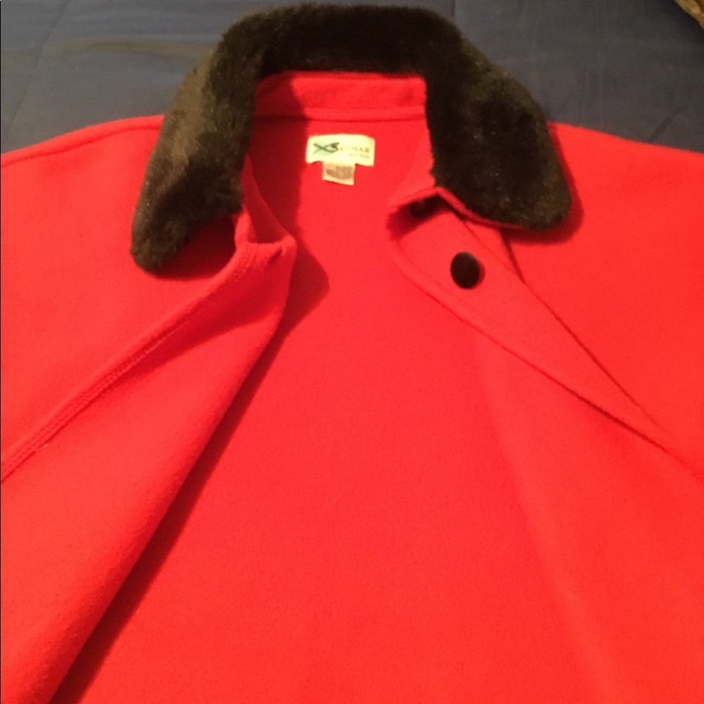 Red Shawl - Picture 2 of 3